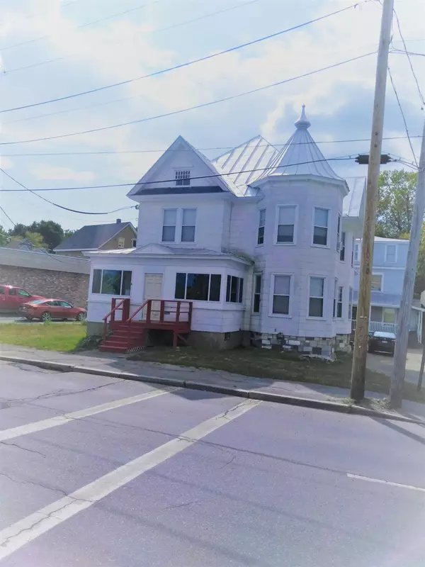 4 Spring ST, Waterville, ME 04901