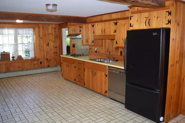 Ellsworth, ME 04605,6 Laurel ST