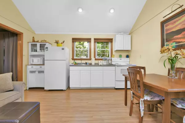 Ogunquit, ME 03907,488 Main ST #7