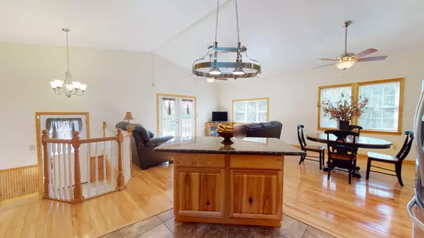 Topsham, ME 04086,9 W Merrill RD