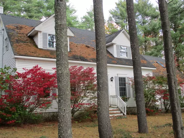 10 Ridgeview LN, Veazie, ME 04401