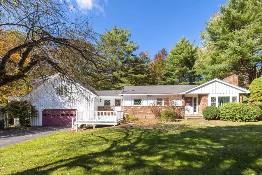 215 New RD, Arundel, ME 04046