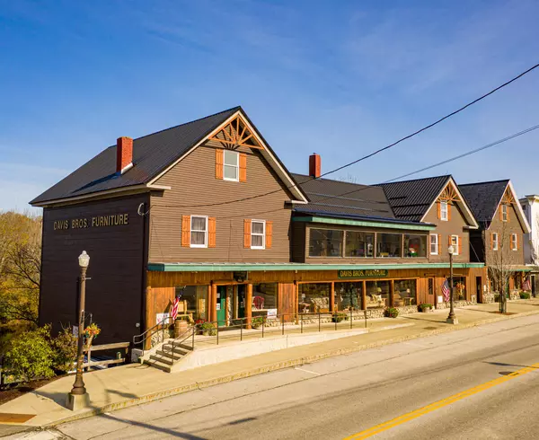 Guilford, ME 04443,9 Elm Street