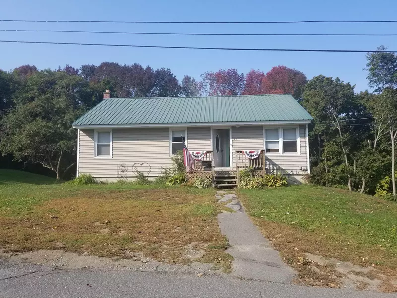 25 Bryant RD, Dexter, ME 04930