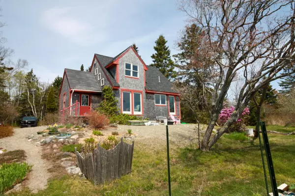 86 Smalls Point RD, Machiasport, ME 04655