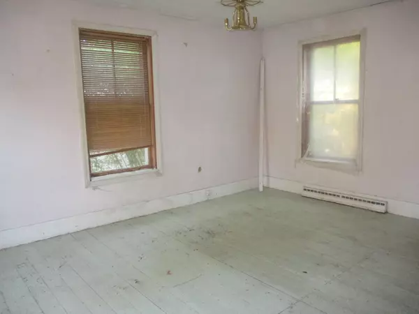 Lisbon, ME 04252,15 Plummer ST