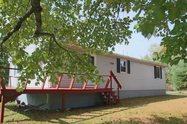 Thomaston, ME 04861,75 Booker ST