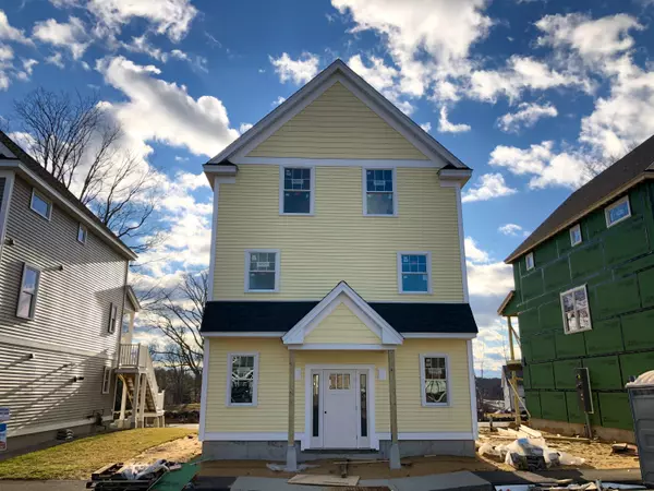 60 Landmark Hill LN #9, Kittery, ME 03904