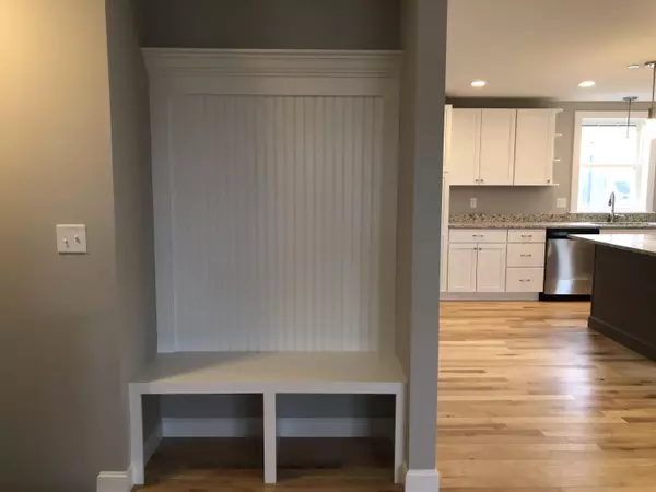 Kittery, ME 03904,60 Landmark Hill LN #9