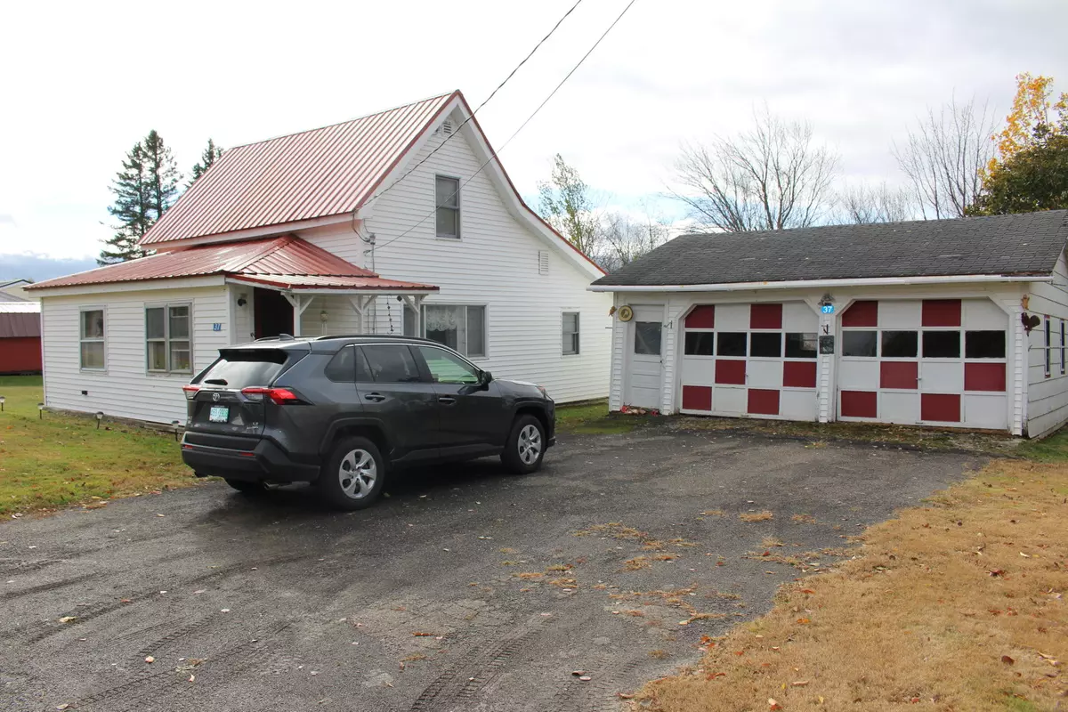 Monticello, ME 04760,37 Cherry Hill ST