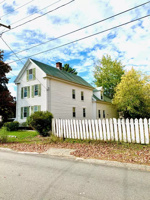 Saco, ME 04072,52 James ST