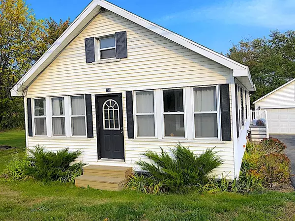 Fairfield, ME 04937,758 Skowhegan RD