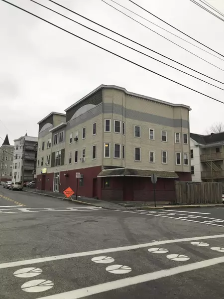 29 Spruce ST, Lewiston, ME 04240