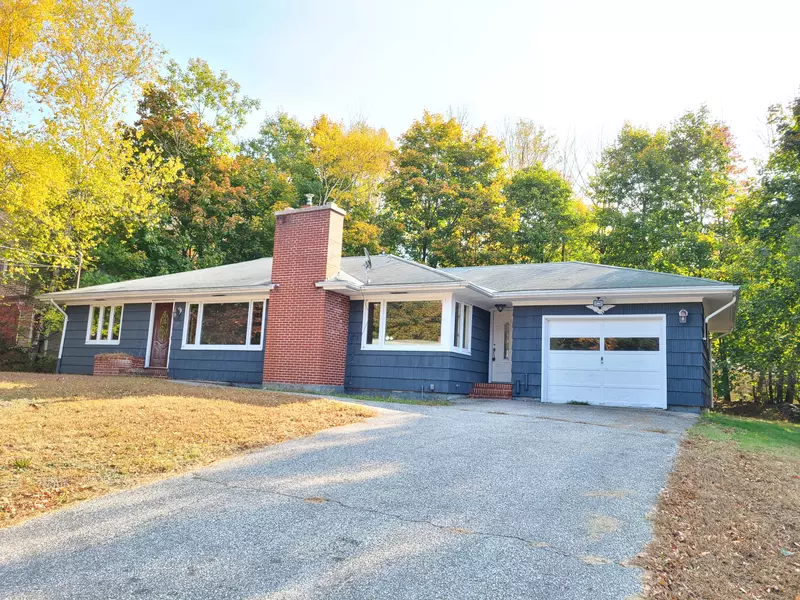 27 Sherbrooke AVE, Lewiston, ME 04240