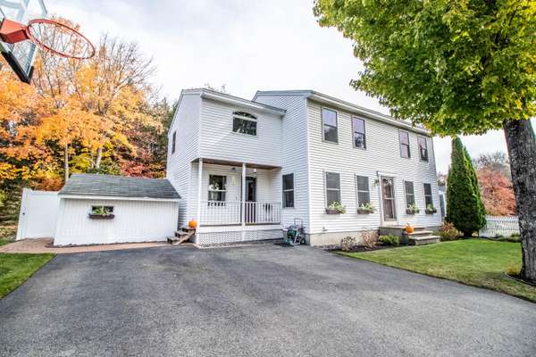 56 Crossing Brook RD, Cumberland, ME 04021