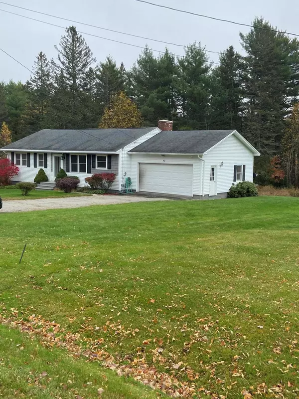 40 Fairwind DR, Orrington, ME 04474