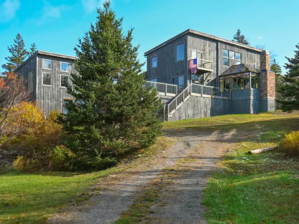 107 Ferry RD, Swans Island, ME 04685