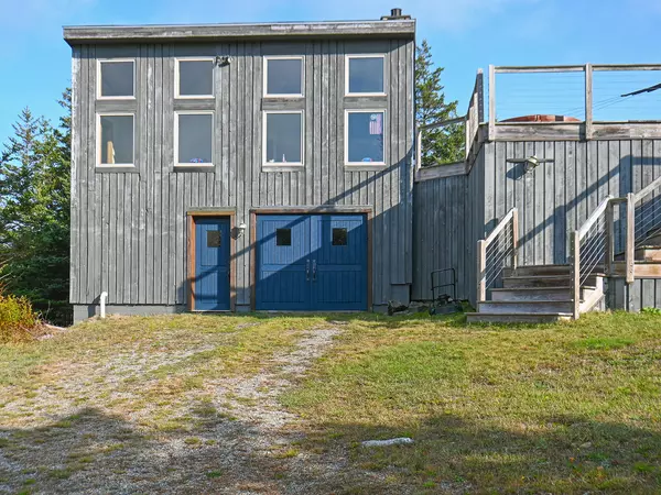 Swans Island, ME 04685,107 Ferry RD