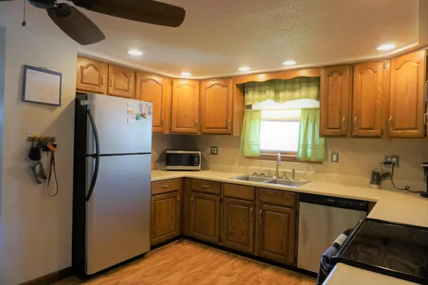 Rumford, ME 04276,18 Holyoke AVE