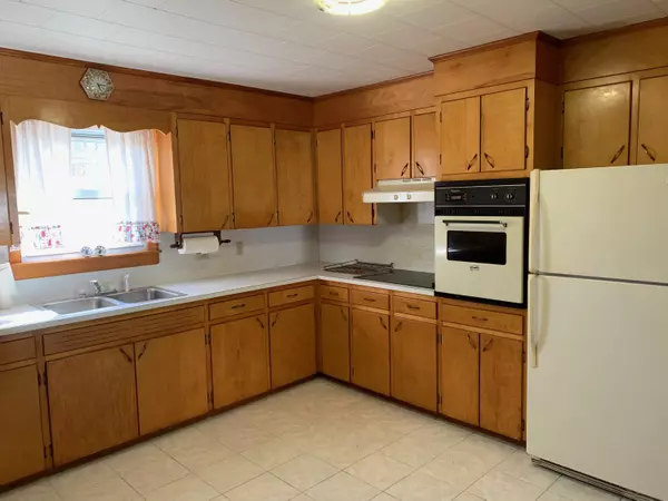 Milford, ME 04461,435 Main RD