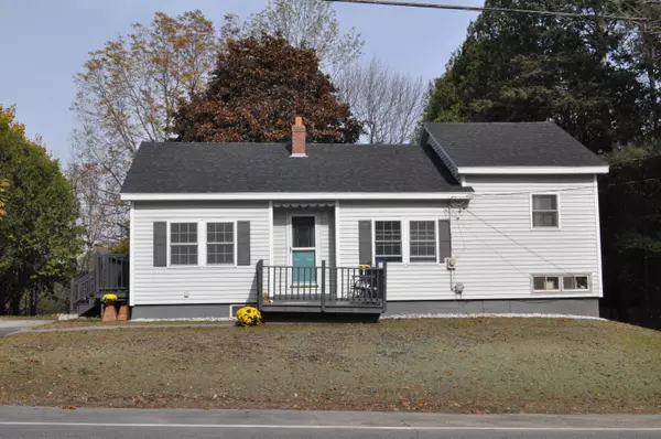 16 Kennebec RD, Hampden, ME 04444