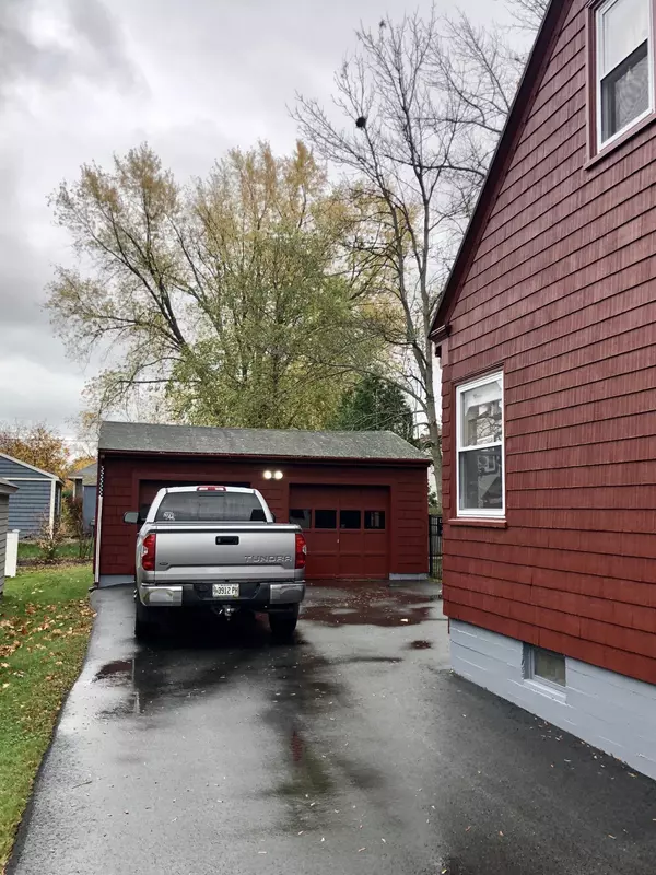 Saco, ME 04072,19 Weymouth ST