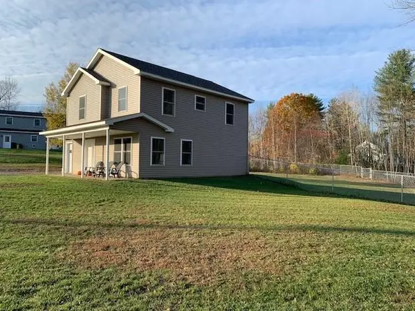 Sidney, ME 04330,15 Rebecca DR