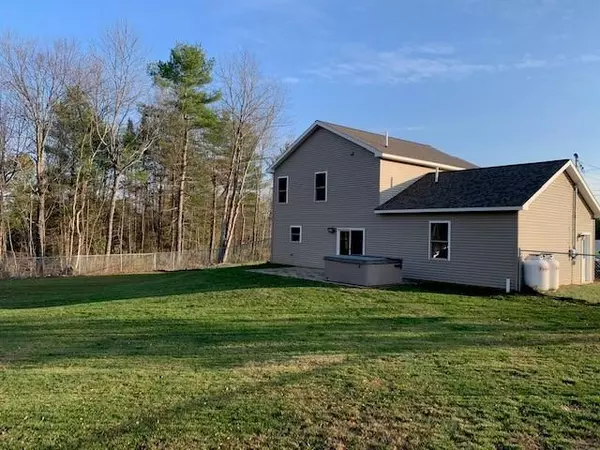 Sidney, ME 04330,15 Rebecca DR