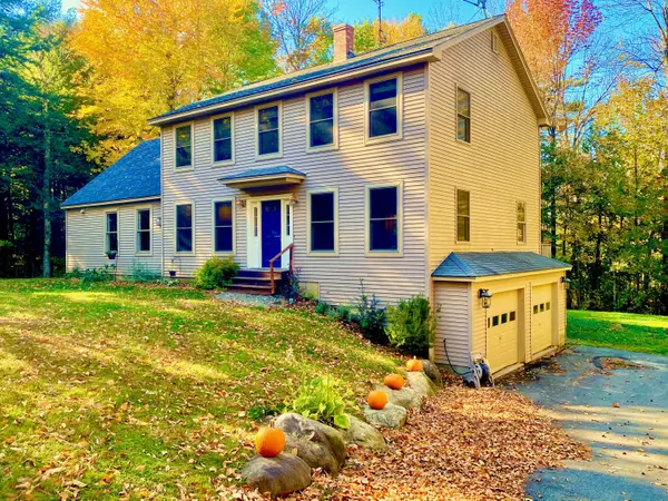 30 Perry TRL, Oakland, ME 04963
