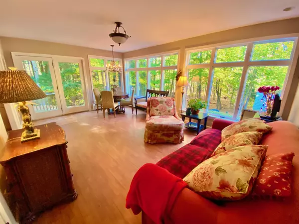 Oakland, ME 04963,30 Perry TRL