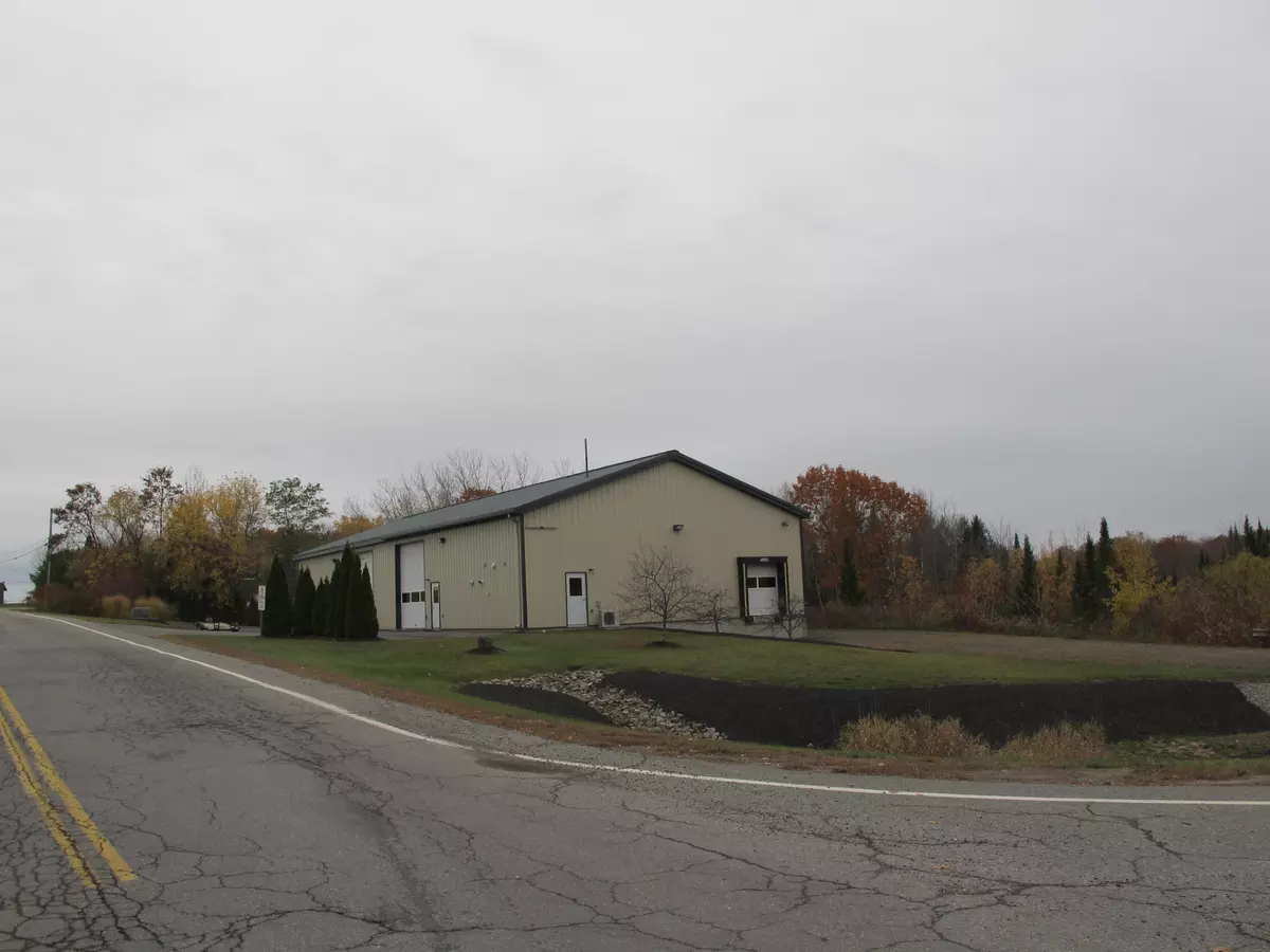 Waterville, ME 04901,90 Airport RD