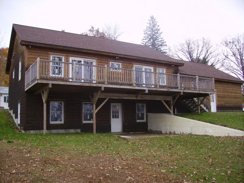 6 Albion RD, Benton, ME 04901