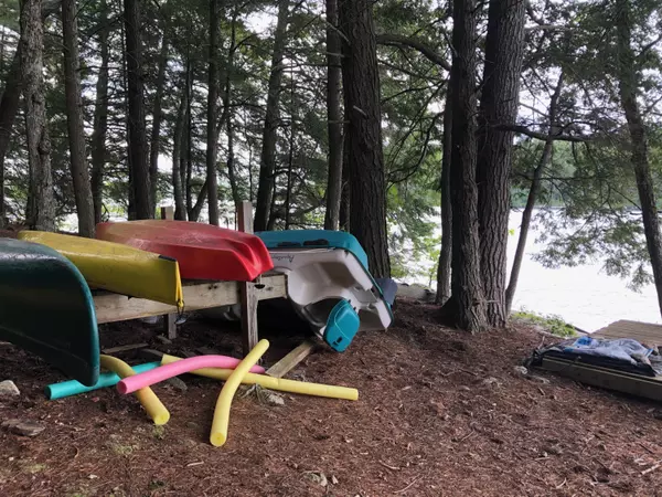 Liberty, ME 04949,3 Benner RD