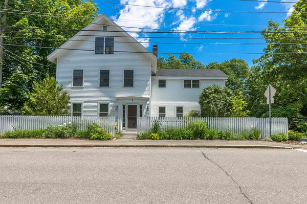 4 Free ST, Camden, ME 04843