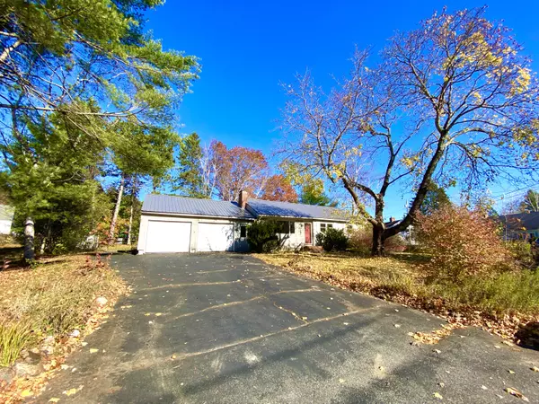 Orono, ME 04473,2 Edgewood DR