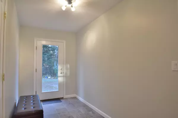 Raymond, ME 04071,35 Halls WAY