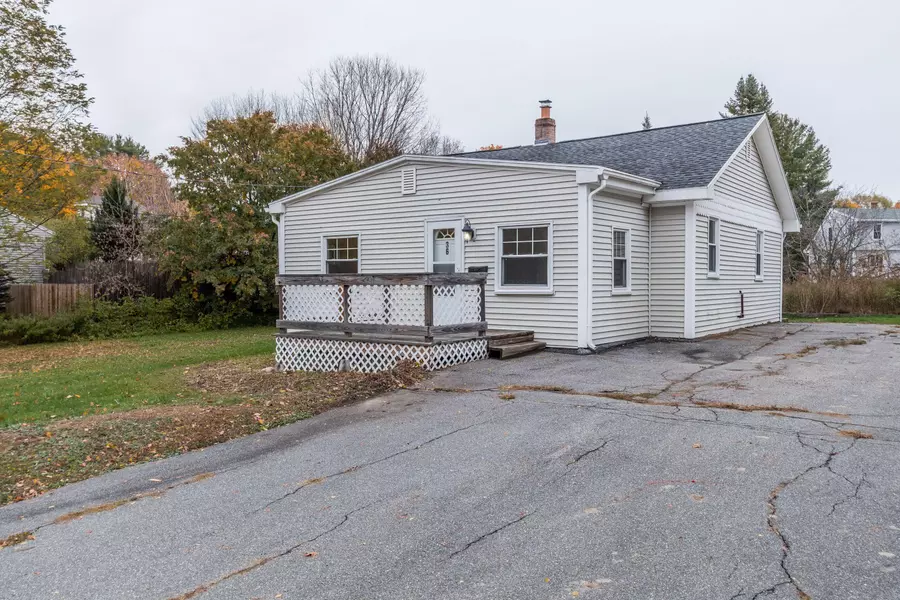 36 Arlington AVE, Westbrook, ME 04092