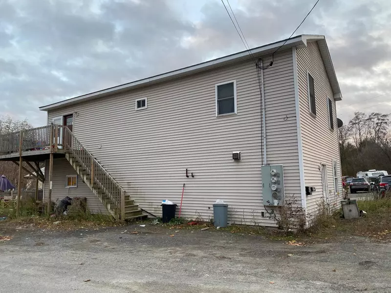22 Water ST, Waterville, ME 04901