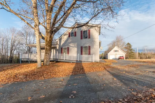 22 E Meader Farm RD, Solon, ME 04979