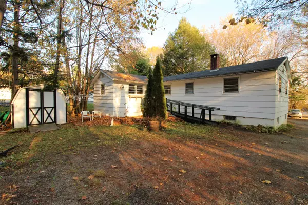 26 Old County RD, Hampden, ME 04444