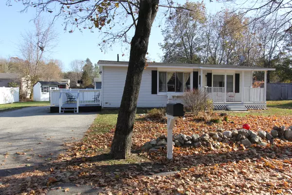 Lewiston, ME 04240,13 Martha AVE