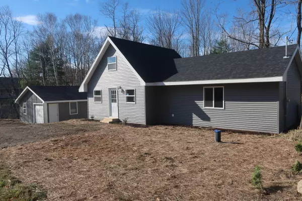 1016 River RD, Bucksport, ME 04416