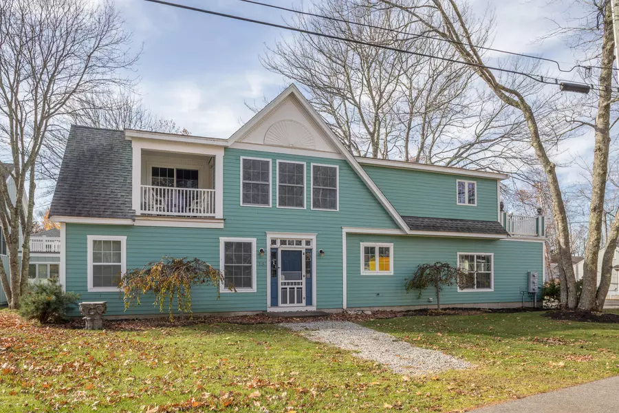 18 Edgewood AVE, Kennebunkport, ME 04046