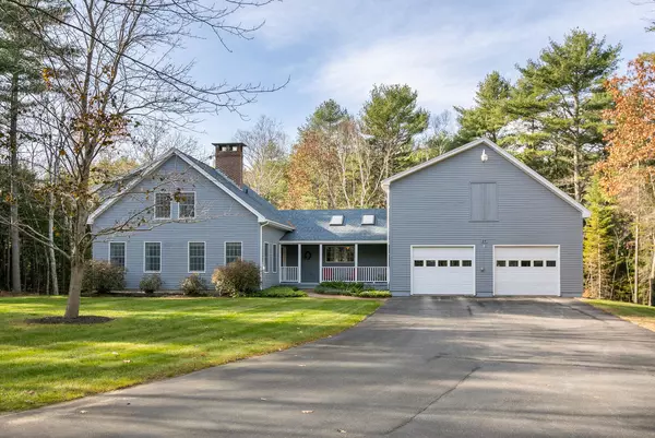 25 Lady Slipper LN, Topsham, ME 04086