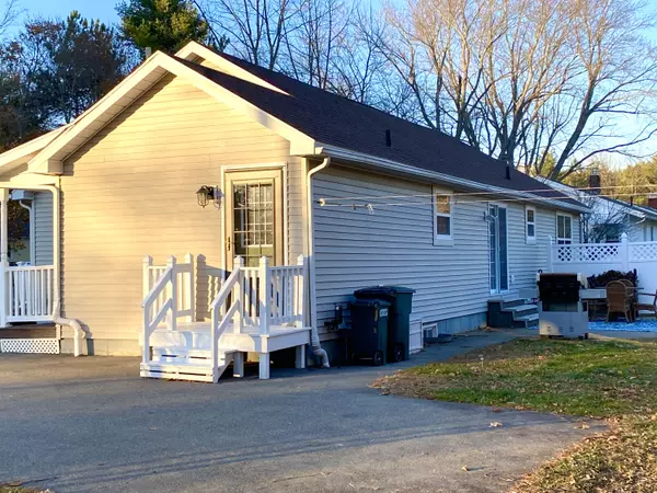 Orono, ME 04473,7 Glenwood ST