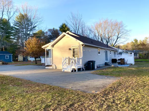 Orono, ME 04473,7 Glenwood ST