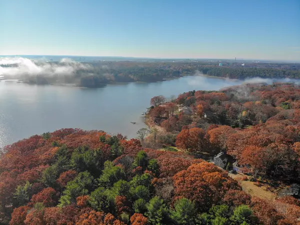 Kittery, ME 03904,301 Haley RD