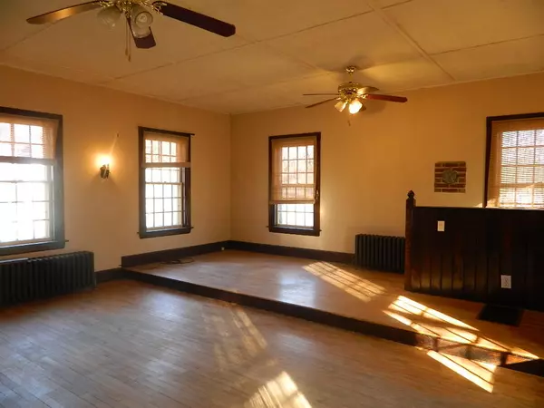 Norway, ME 04268,117 Main ST