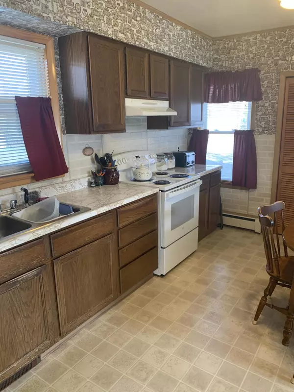 Millinocket, ME 04462,264 Highland AVE