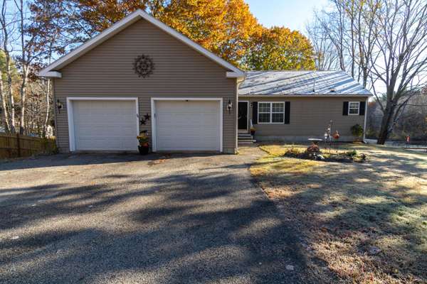 64 Cutts RD, Kittery, ME 03904